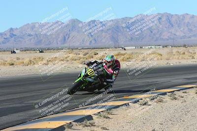 media/Jan-10-2025-CVMA Friday Practice (Fri) [[489e0da257]]/Group 4 and Trackday/Session 2 (Turn 4 Inside)/